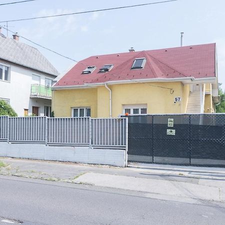 Hi-Bp Garden City Batsanyi Tiny House Near The City Train With Free Parking Budapeşte Dış mekan fotoğraf